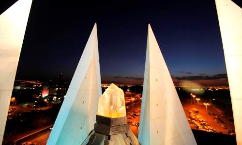 Templo da LBV - maior cristal do mundo no templo da lbv em brasilia